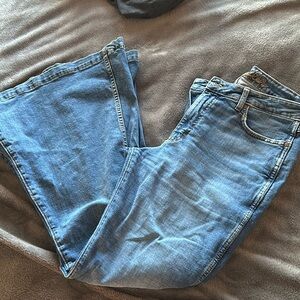 Wrangler trumpet flare 31x34